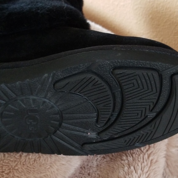 🖤New Ugg boots with attached fur🖤 - Picture 5 of 7